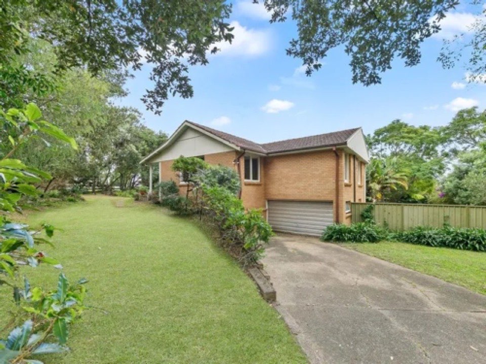 Original Castle Hill property sells for $1 million above reserve after 72 minute auction