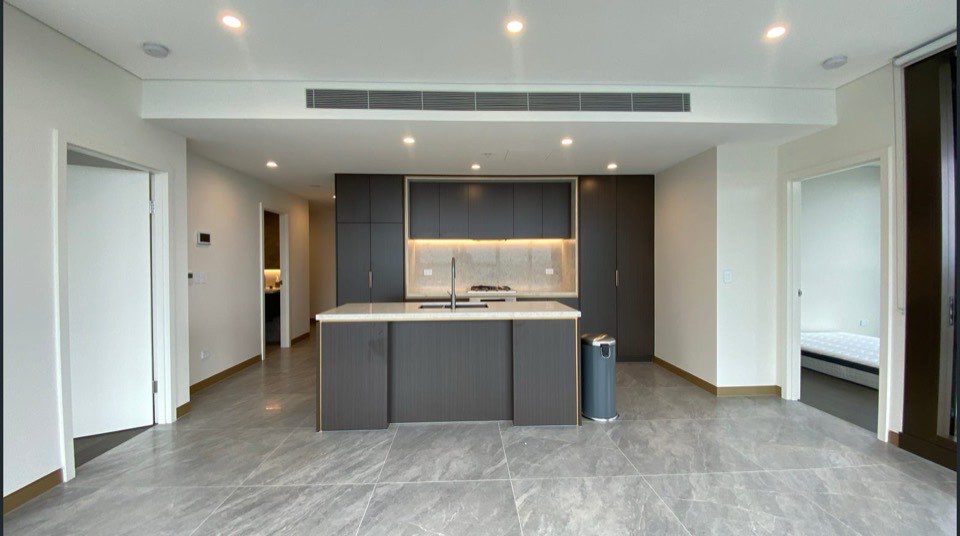 High Level Apartment with study and Harbour Bridge views